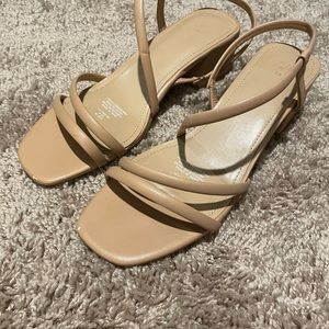 Cute chunky heeled straps nude shoes